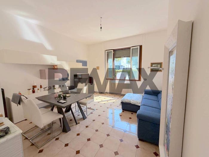 Appartamento trilocale in vendita in Viale Certosa, Musocco, Milano