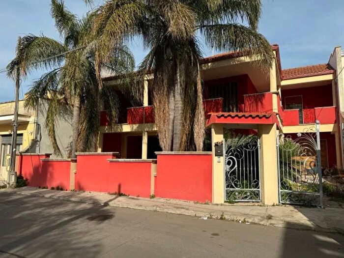 Casa con 6 locali in vendita in Via Montebello, Leverano