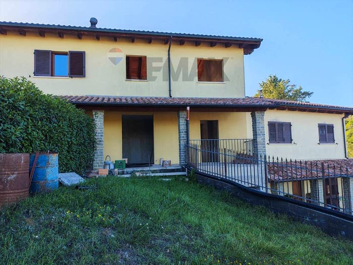Appartamento quadrilocale in vendita in Strada Della Madonna, Parlesca, Perugia