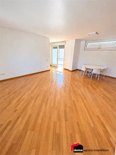 Appartamento con 5 locali in vendita in Via Pecori Giraldi, Centro, Thiene
