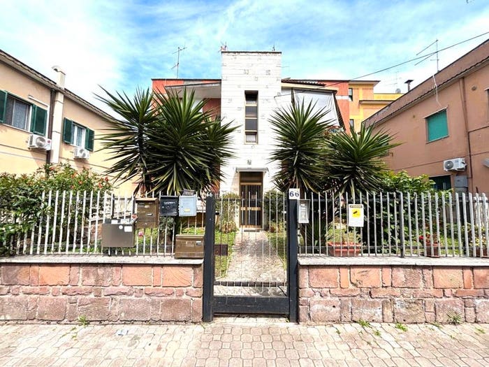 Appartamento trilocale in vendita in Via Ugo Foscolo, Centro, Aprilia