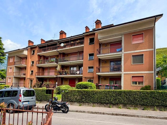 Appartamento trilocale in vendita in Via G Bonomelli, Centro, Clusone