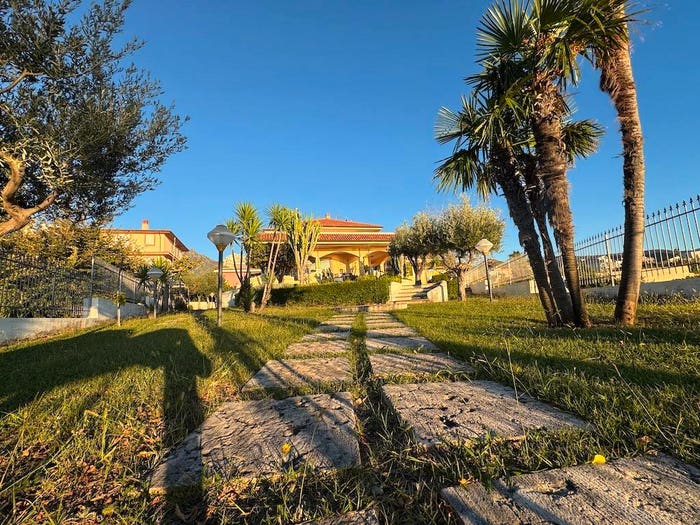 Casa con 6 locali in vendita in Via Giuseppe Petrellis, Centro, Belvedere Marittimo