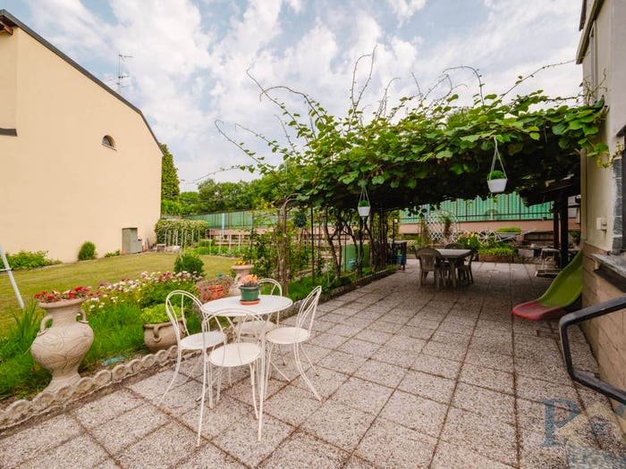 Casa con 5 locali in vendita in Via Ippodromo, Gallaratese, Milano