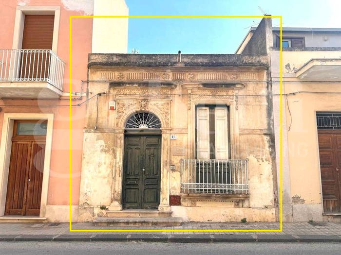 Casa trilocale in vendita in via venezia, Centro, Avola