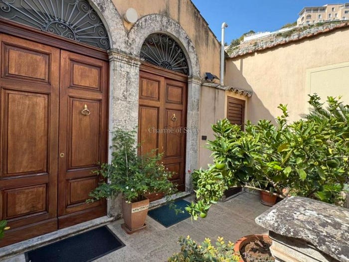 Casa trilocale in vendita in Corso Giuseppe Garibaldi, Modica Bassa, Modica