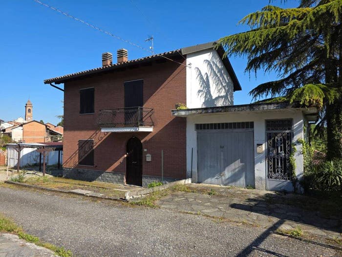 Casa con 5 locali in vendita in Via Savoia, Cortiglione, Robella