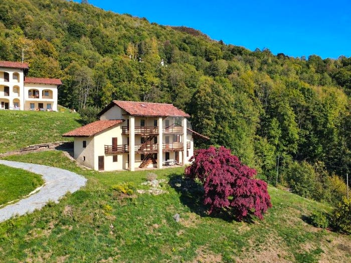 Casa con 6 locali in vendita in Regione Biia, Pralungo