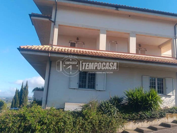 Casa con 6 locali in vendita in SP, Moscufo