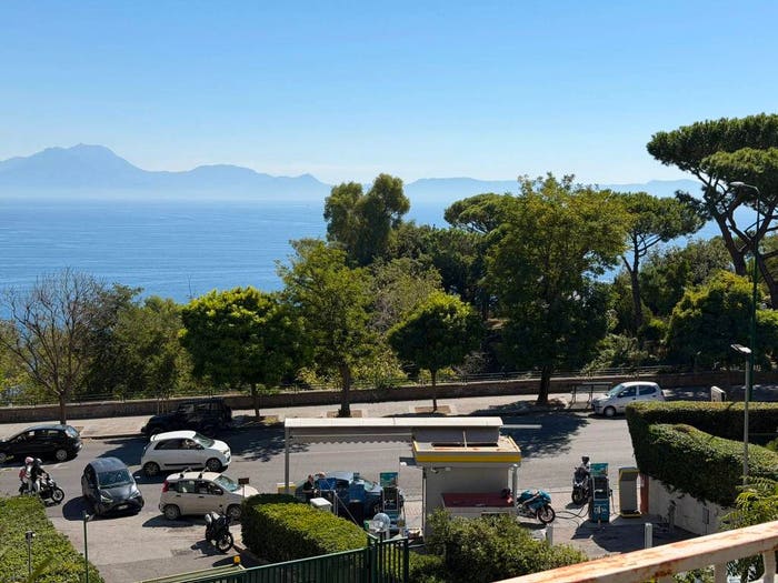 Appartamento con 6 locali in vendita in Posillipo, Napoli
