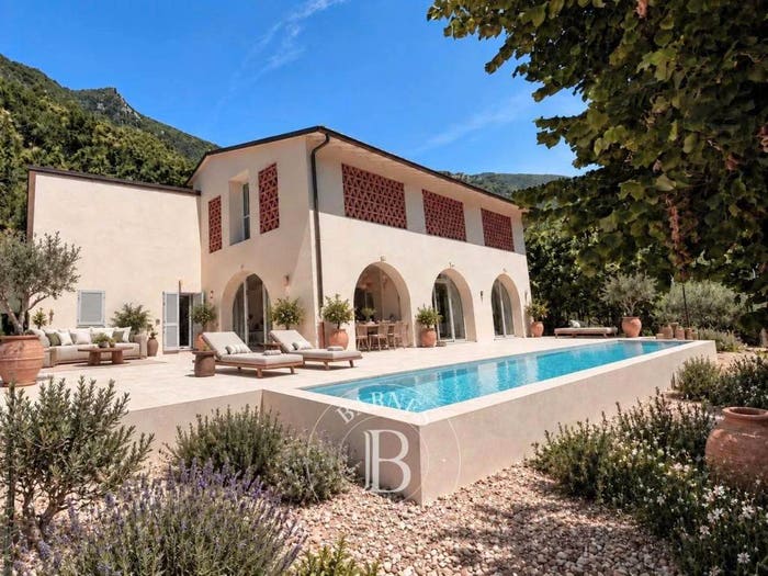 Casa con 6 locali in vendita in Via Nuova, Camaiore Paese, Camaiore