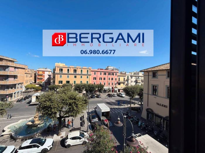 Appartamento con 5 locali in vendita in Piazza Giuseppe Mazzini, Centro, Nettuno