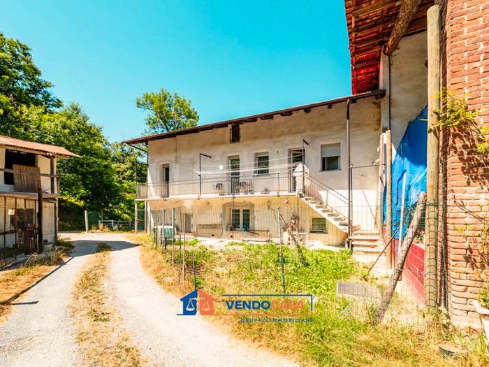 Casa con 6 locali in vendita in Tetto Turutun Sottano, Borgo San Dalmazzo