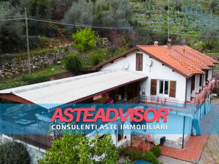 Appartamento con 6 locali in vendita in Frazione Località Causurin Via Provinciale, Dolceacqua