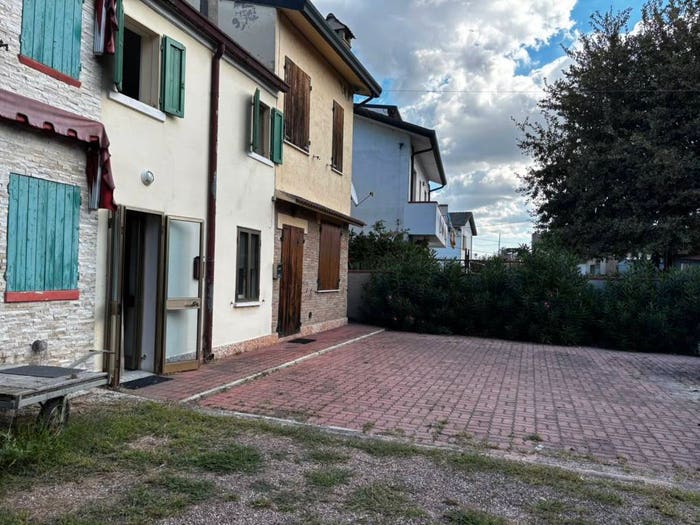 Casa quadrilocale in vendita in Cologna, Riva del Po