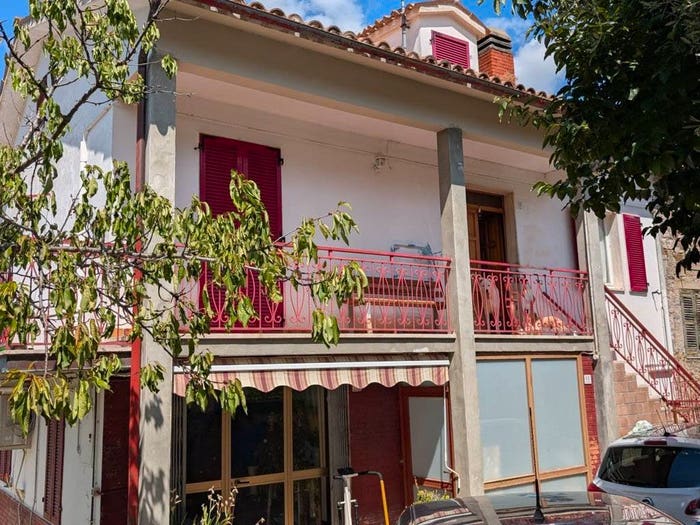 Casa trilocale in vendita in Seppio MC Italia, Seppio, Pioraco