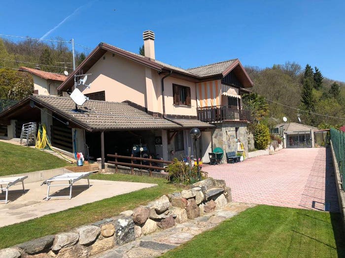 Casa con 6 locali in vendita in Via Sorgente, CugliateFabiasco