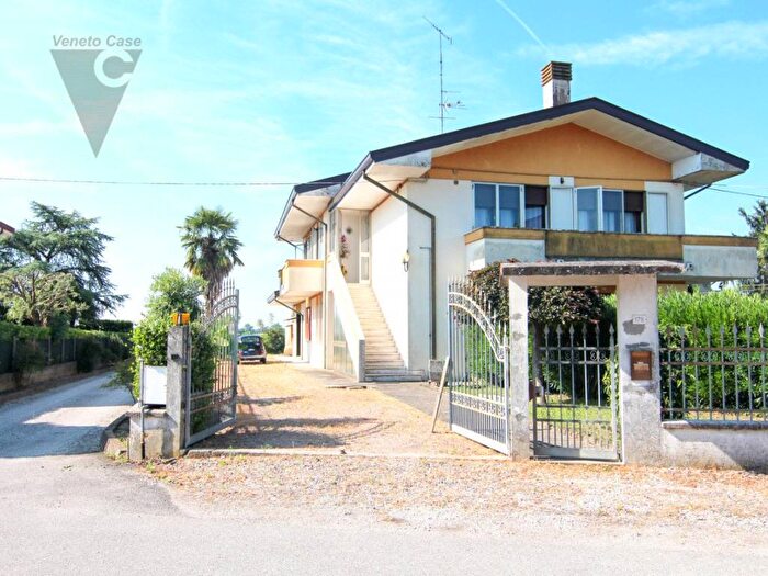 Casa trilocale in vendita in Centro, Cartura