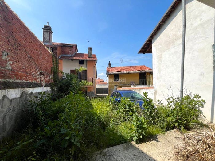 Casa quadrilocale in vendita in Via Camillo Benso Conte di Cavour, Barone Canavese