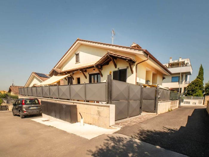 Casa quadrilocale in vendita in Via Massa di San Giuliano, Castelverde, Roma