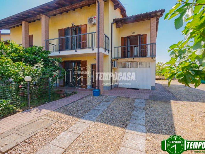Casa quadrilocale in vendita in Via Resistenza, Linarolo