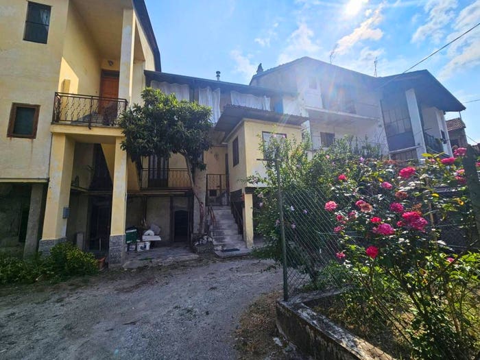 Appartamento trilocale in vendita in Via Francesco Re, Centro, Condove