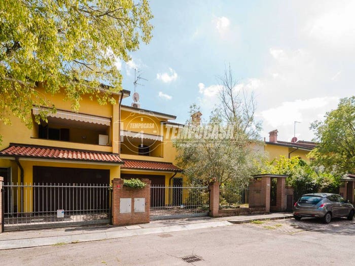 Casa con 6 locali in vendita in dello sport, Granarolo Dell'Emilia E Via Dagol, Granarolo dell'Emilia