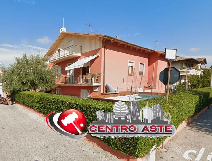 Casa con 6 locali in vendita in Via Vittorio Veneto, Lucrezia, Cartoceto