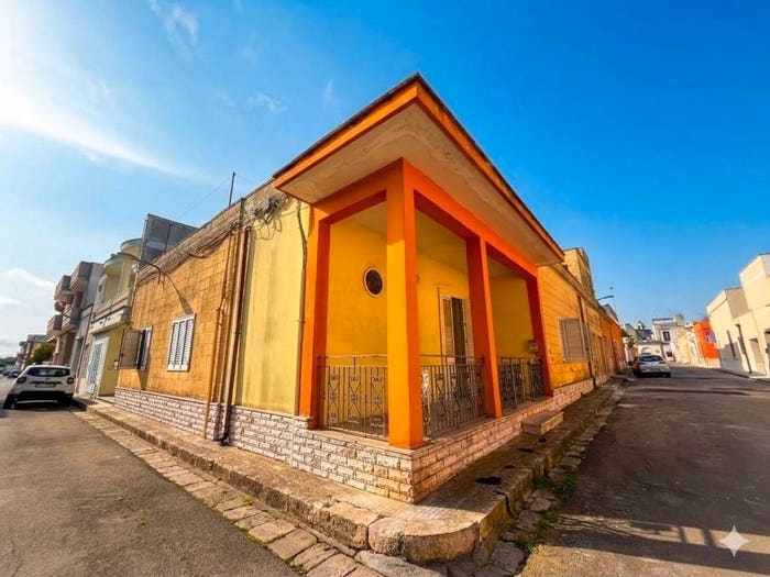 Casa con 6 locali in vendita in Via Pola, Sogliano Cavour