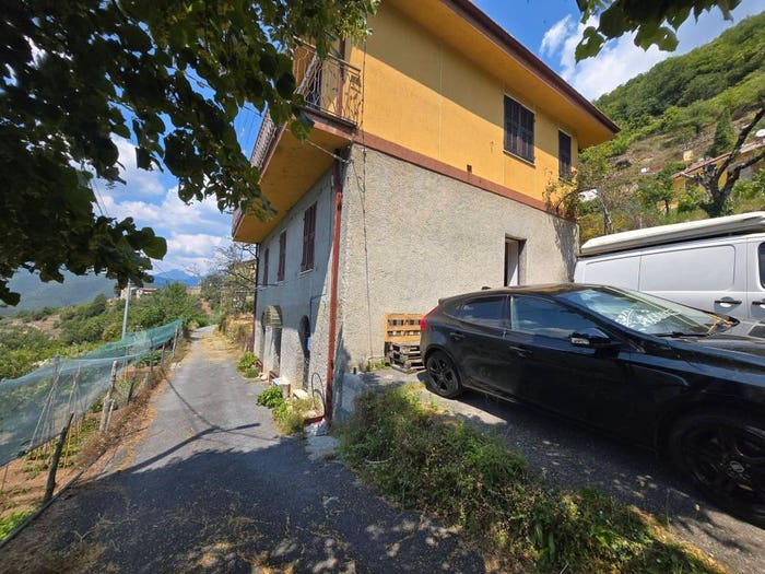 Appartamento con 6 locali in vendita in Località Agaggio Superiore, Agaggio Superiore, Molini di Triora