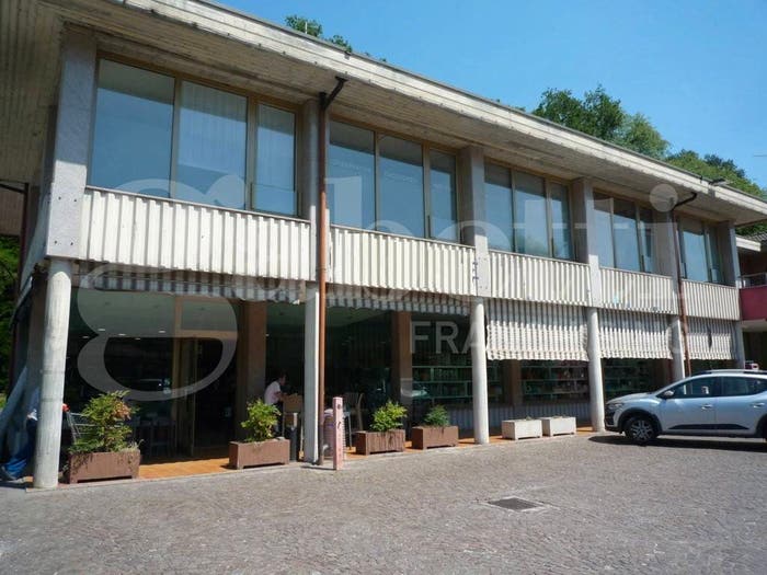 Casa con 6 locali in vendita in Via Enrico Fermi, Cadrezzate con Osmate