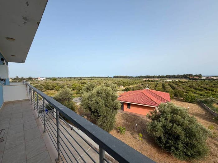 Appartamento trilocale in vendita in Viale Crotone, Catanzaro Lido, Catanzaro
