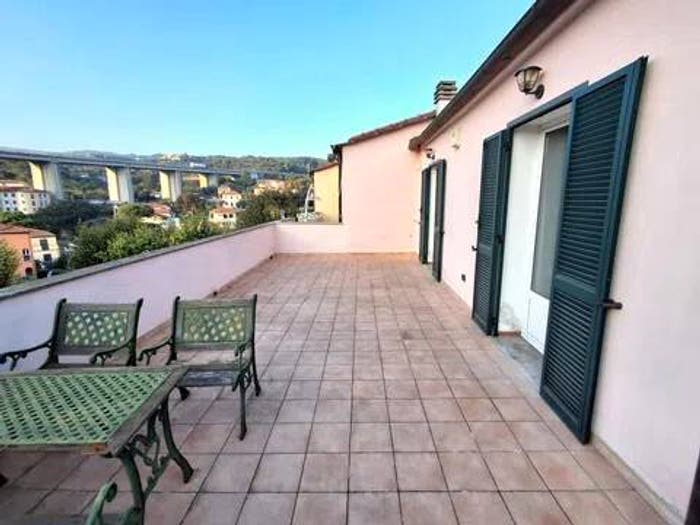 Casa con 6 locali in vendita in Via Marte, Porto Maurizio, Imperia