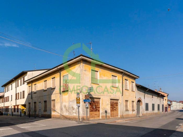 Casa con 6 locali in vendita in Via Camillo Benso di Cavour, Centro, Castiglione d'Adda