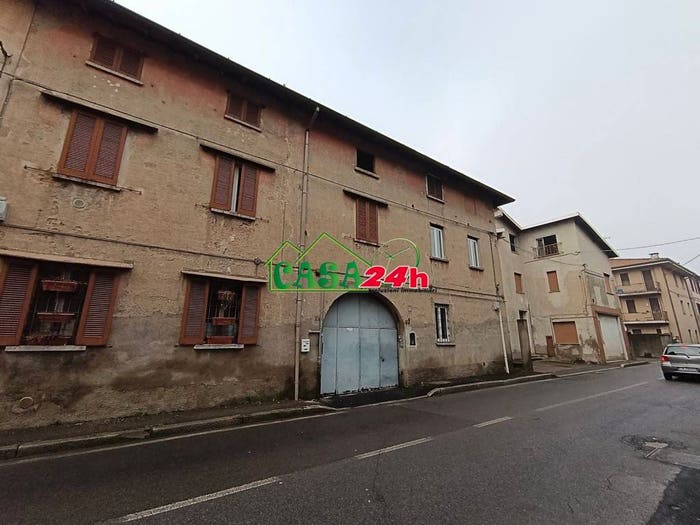 Appartamento quadrilocale in vendita in Via Dante Alighieri, Rovello Porro