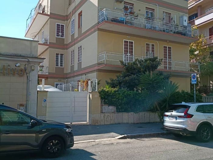 Casa bilocale in vendita in Viale del Lido, Ostia Levante, Roma