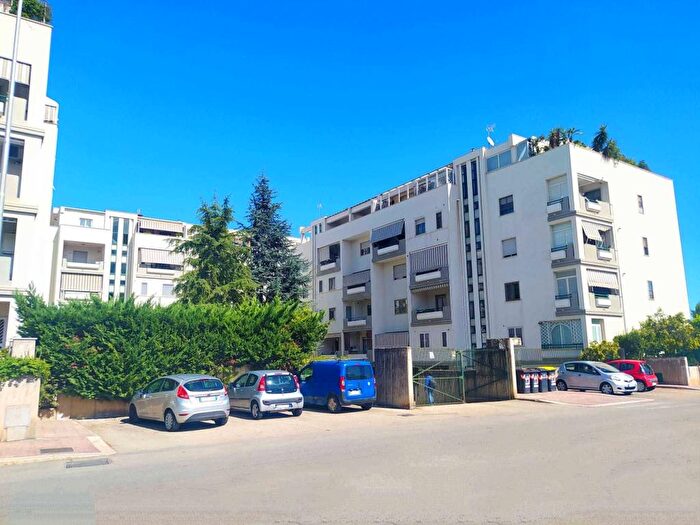 Appartamento trilocale in vendita in Via Superga, Trani