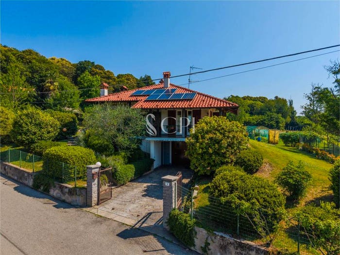 Casa quadrilocale in vendita in Via Pianzaghi, Massino Visconti