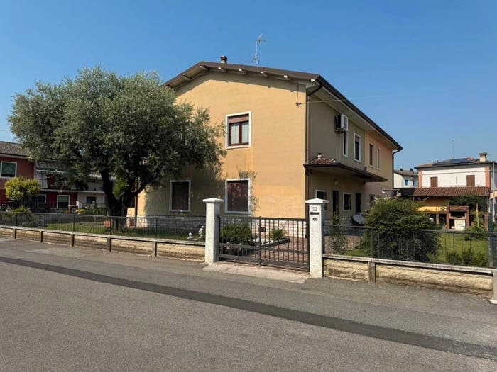 Casa con 6 locali in vendita in Centro, Bagnolo Mella