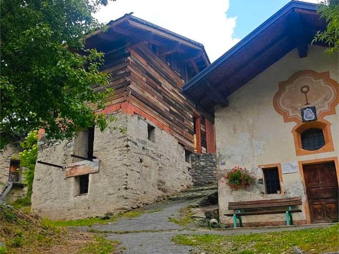 Casa quadrilocale in vendita in Frazione Graines, Brusson