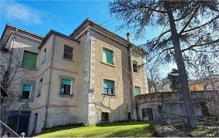 Casa con 6 locali in vendita in Frazione di Maciano via Serra di Sopra, Maciano, Pennabilli