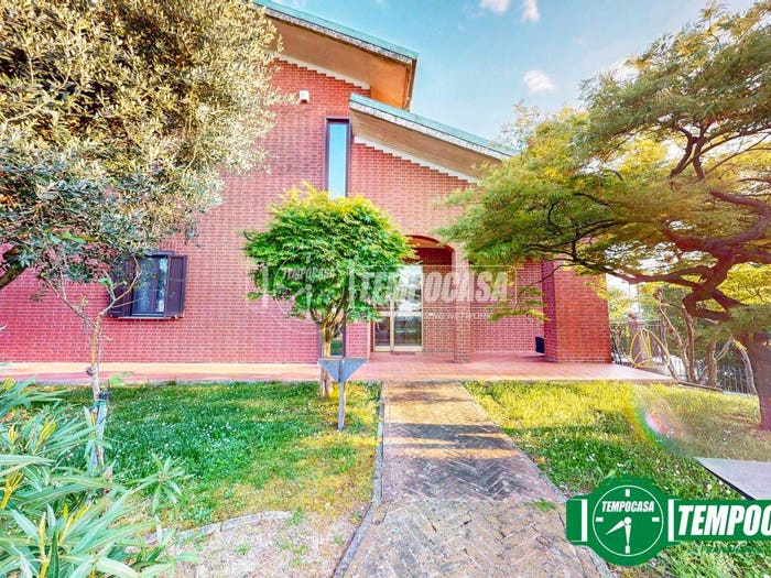 Casa con 6 locali in vendita in Strada per San Salvatore, Lu e Cuccaro Monferrato