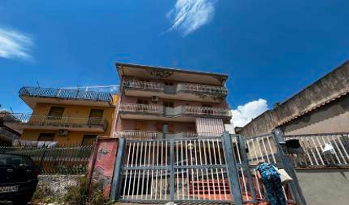 Appartamento con 6 locali in vendita in Via Sottotenente Barbagallo, Aci Catena