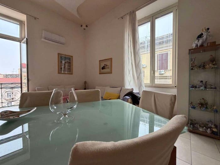 Appartamento trilocale in vendita in via Giovanni scherillo, Tribunali, Napoli