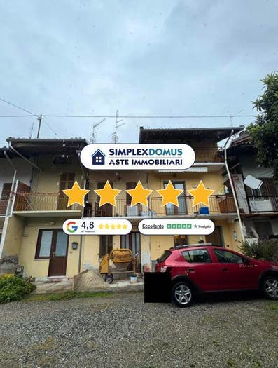 Appartamento con 6 locali in vendita in Via Carlo Felice Trossi, Gaglianico