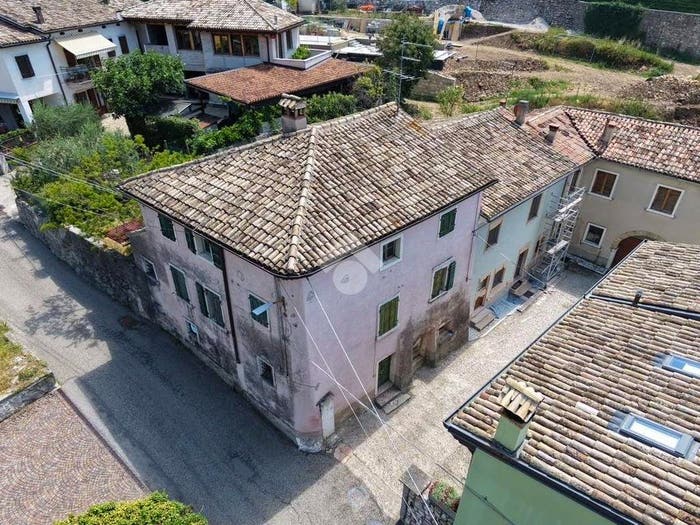 Casa con 5 locali in vendita in Località vilmezzano, Vilmezzano, Caprino Veronese