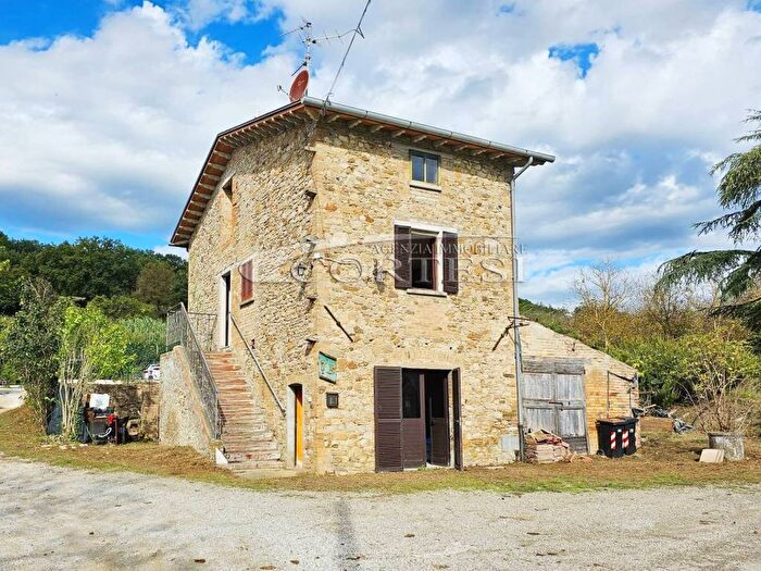 Appartamento con 5 locali in vendita in Montone