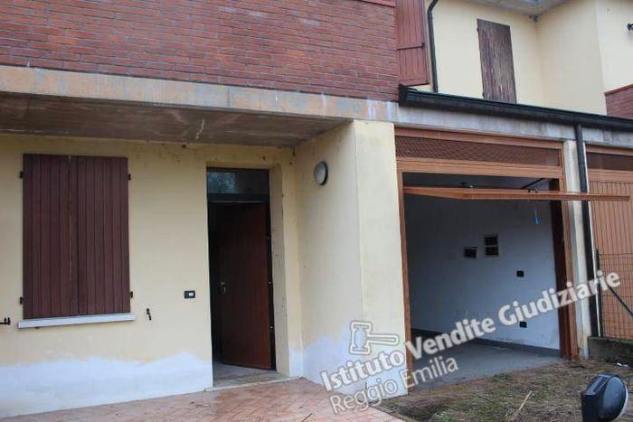 Casa con 6 locali in vendita in Via Guastalla, Brugneto, Reggiolo