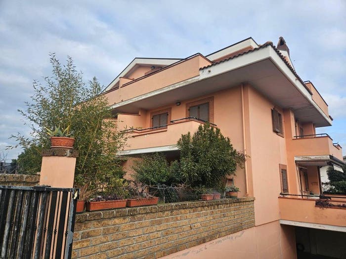 Appartamento trilocale in vendita in Via Giovenco, Brecciarola, Chieti