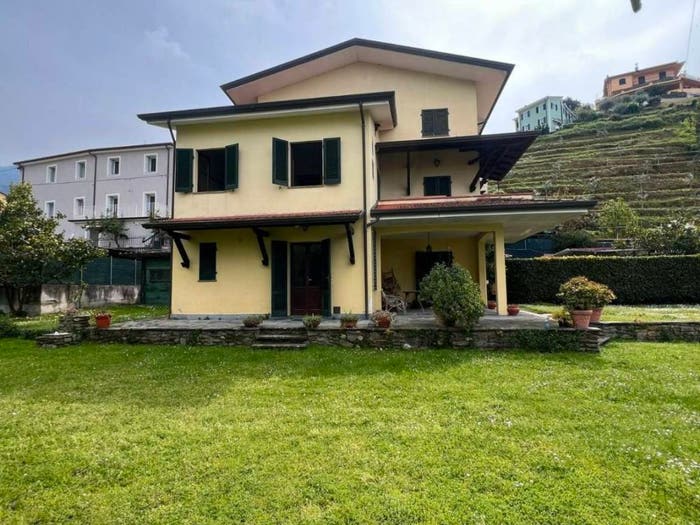 Casa con 6 locali in vendita in Capanne Prato, Montignoso